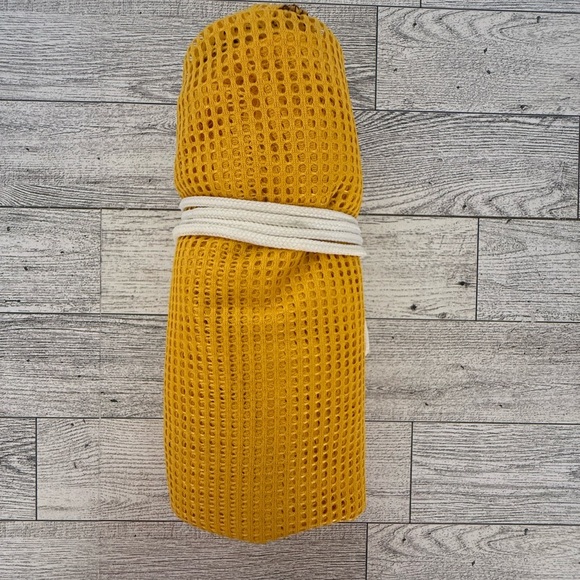 Mesh Yellow Laundry Bag/sports equipment bag with Drawstring - Picture 5 of 5